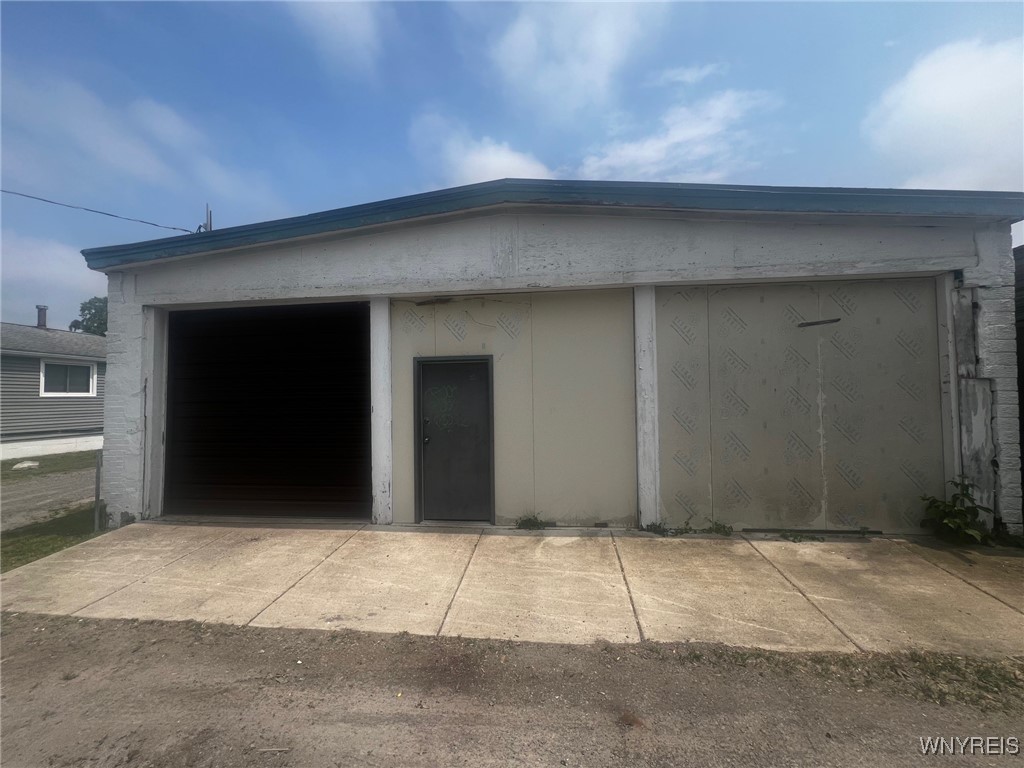 photo DE: 1728 Seneca Street, Buffalo NY 14210