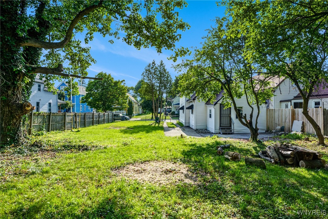 photo -eVl-aUcMDzsQx-f4w1WkgpUXRsiB27OSGlg: 27 Rohr Street, Buffalo NY 14211