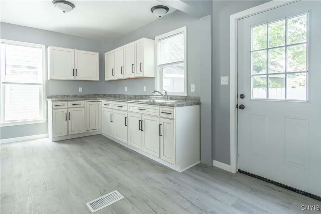 photo 4 : 807 Bingham Avenue, Watertown City NY 13601