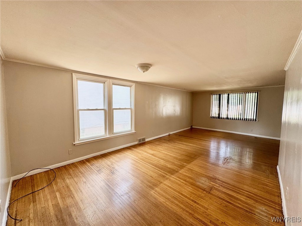 photo 4 : 23 Sumner Place, Buffalo NY 14211