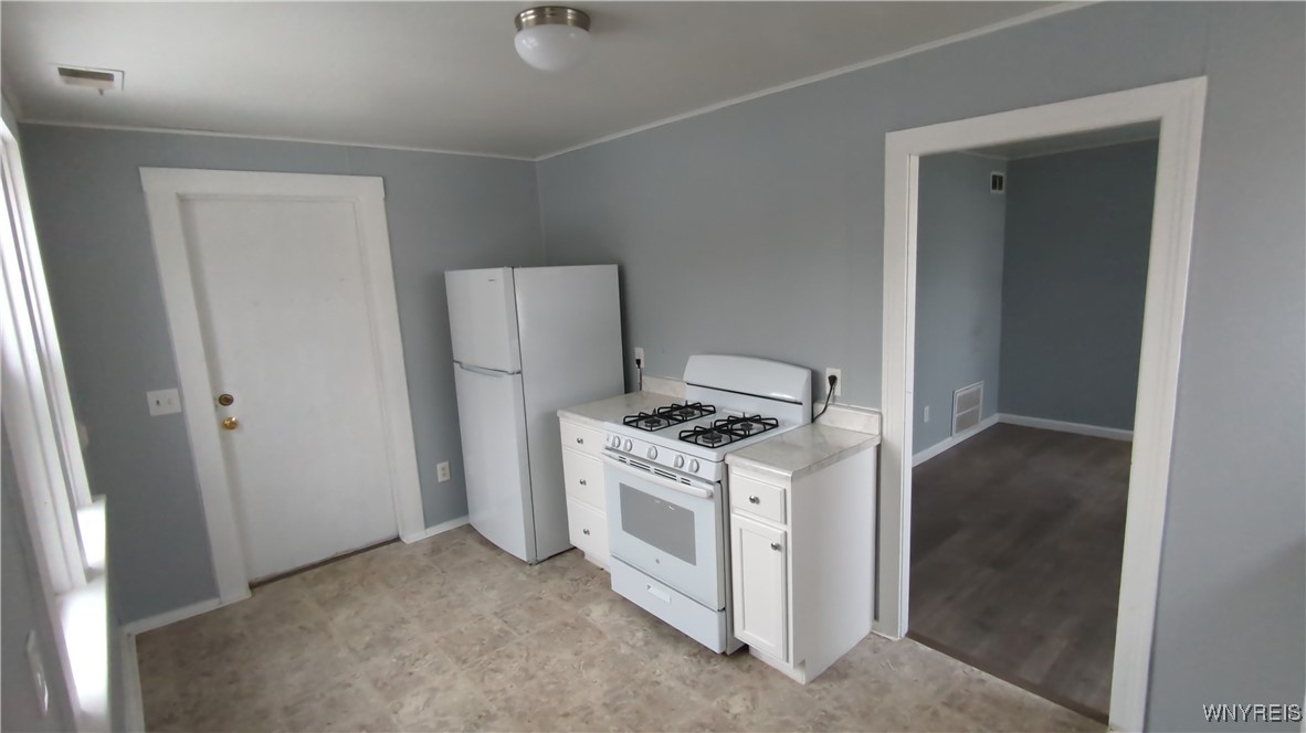 photo kqkVYMrVOhPGv4ZLIB0: 1927 Center Road, West Seneca NY 14224