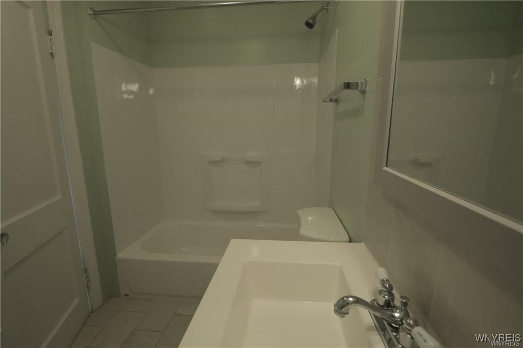 photo 4 : 1927 Center Road, West Seneca NY 14224
