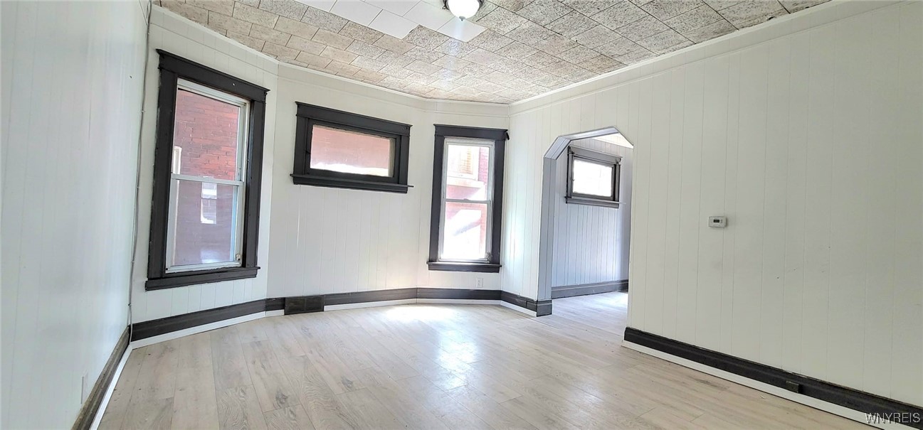 photo undefined: 425 12th Street, Niagara Falls NY 14303