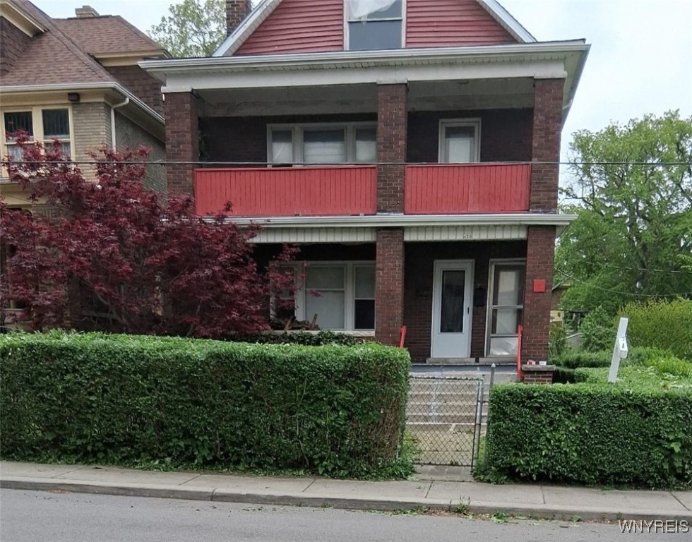 photo xaA75c-Yy3fTc: 425 12th Street, Niagara Falls NY 14303