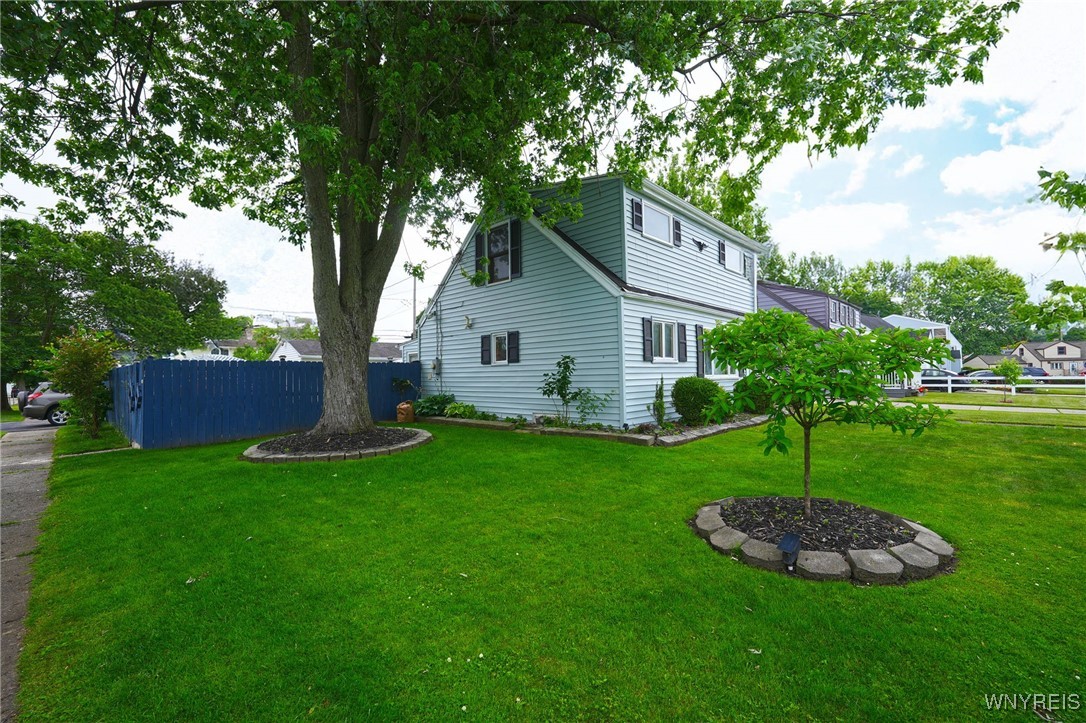photo 2 : 65 Gardenvale Drive, Cheektowaga NY 14225