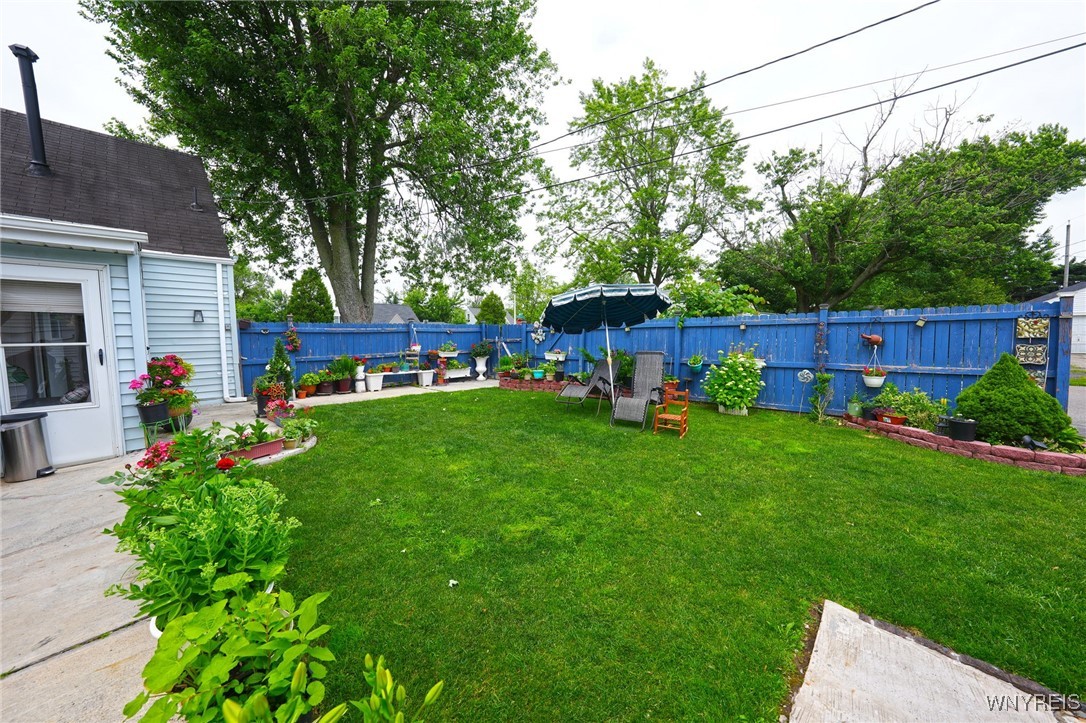 photo 4 : 65 Gardenvale Drive, Cheektowaga NY 14225