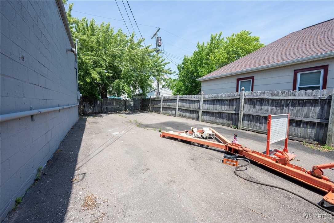 photo KzSTMpD7AJQyfotlSMqfe5dZFdHysxEgs: 2617 Elmwood Avenue, Tonawanda NY 14217