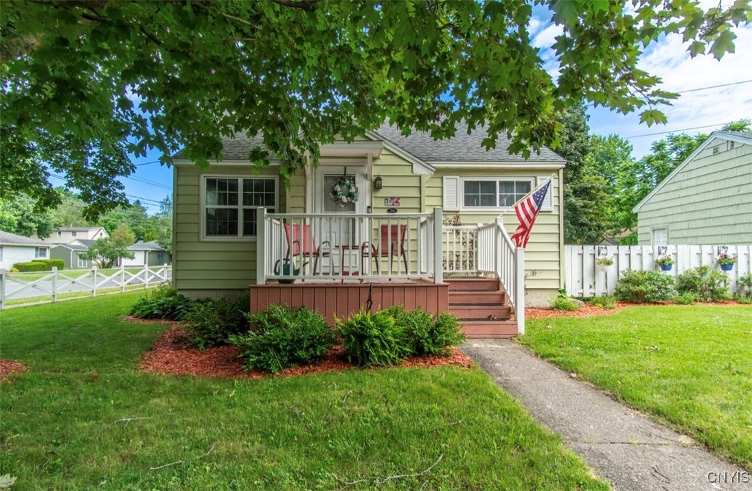 photo alMoOffg5ct5F5QpmjnTAQZYVMbqcNSH4: 156 Barben Avenue, Watertown City NY 13601