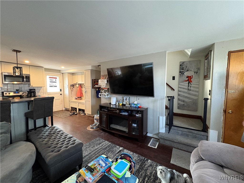 photo CXm1V2sOY8eTnq3j9Oc: 500 Cayuga Road, Cheektowaga NY 14225