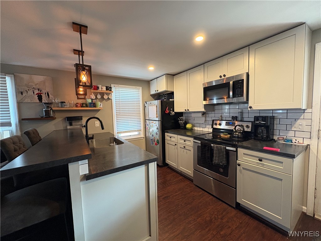 photo 4 : 500 Cayuga Road, Cheektowaga NY 14225