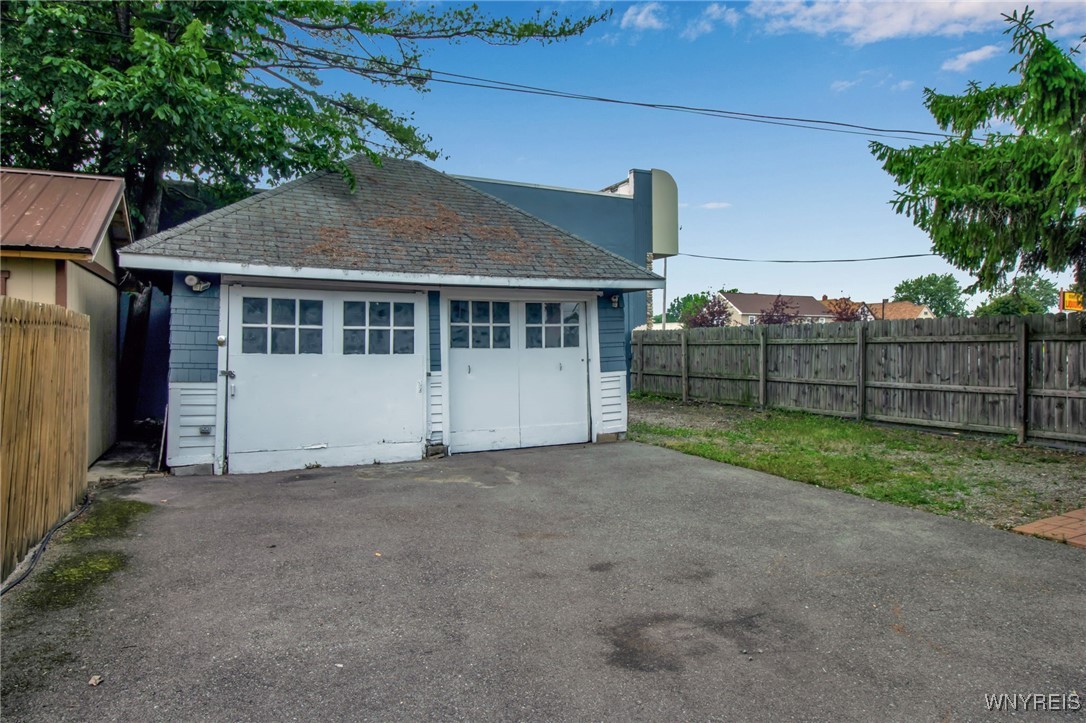 photo 3 : 164 Montrose Avenue, Buffalo NY 14214