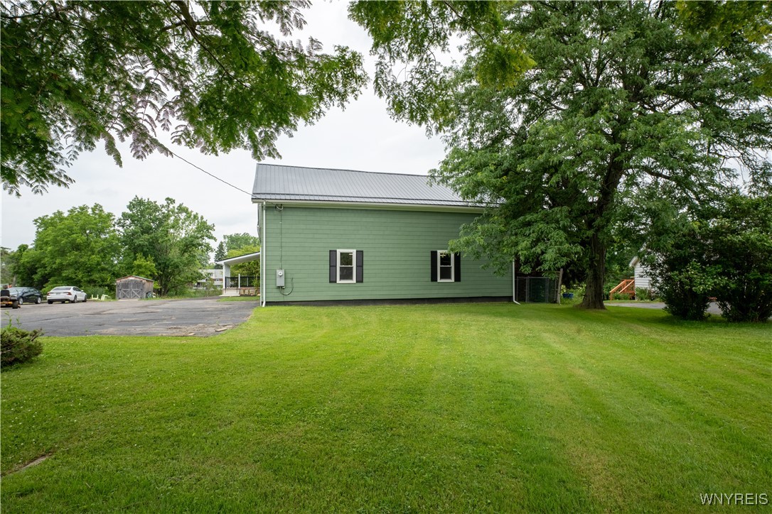 photo 3 : 6 East And West Road, West Seneca NY 14224