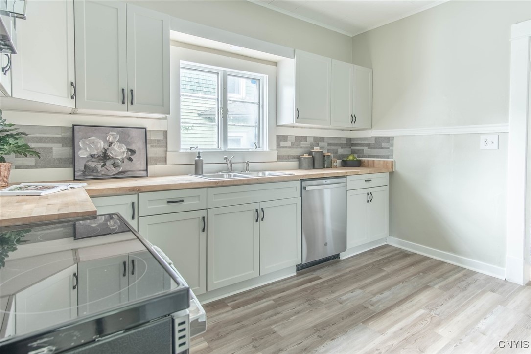 photo 2 : 810 Superior Street, Watertown City NY 13601
