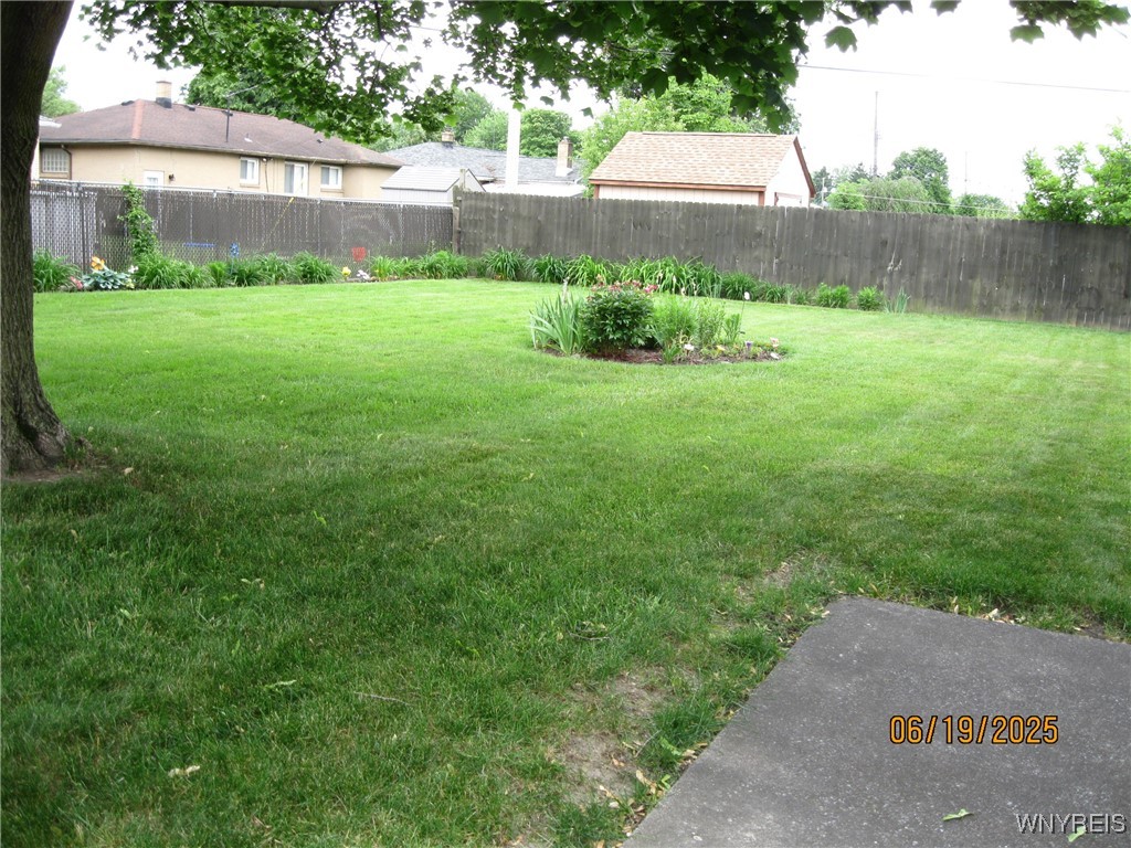 photo XQYwVmBjp6B1YR32BatFJn18dVSDWMsFUWs: 16 Dennis Lane, Cheektowaga NY 14227