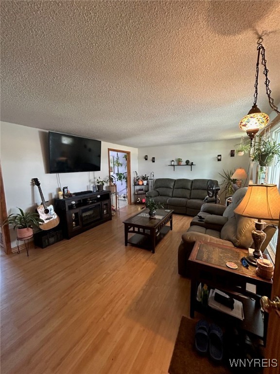 photo 6gAqDyrgdGsBuNVD3K224fRXZa4sATbyeRaads: 6526 Nash Road, Wheatfield NY 14120
