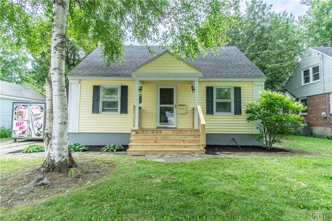 photo ePN0qZFLwJxLm0nITpvmix8orHjP3tk: 311 Iroquois Avenue West, Watertown City NY 13601