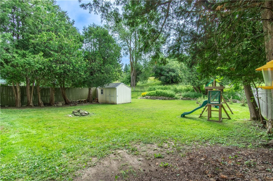 photo 2 : 311 Iroquois Avenue West, Watertown City NY 13601