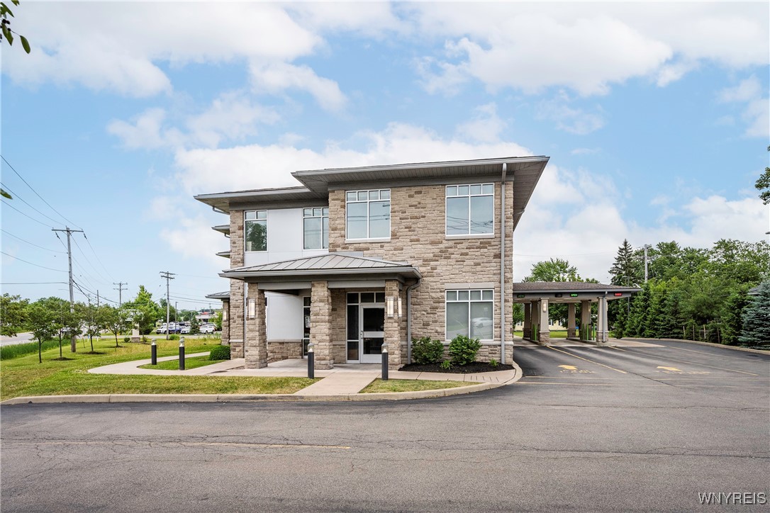 photo 1 : 3020 Orchard Park Rd, Orchard Park NY 14224