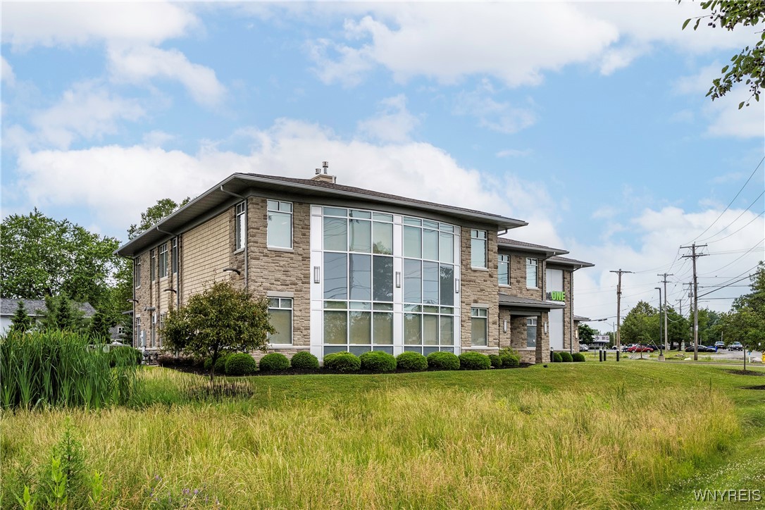 photo 4 : 3020 Orchard Park Rd, Orchard Park NY 14224