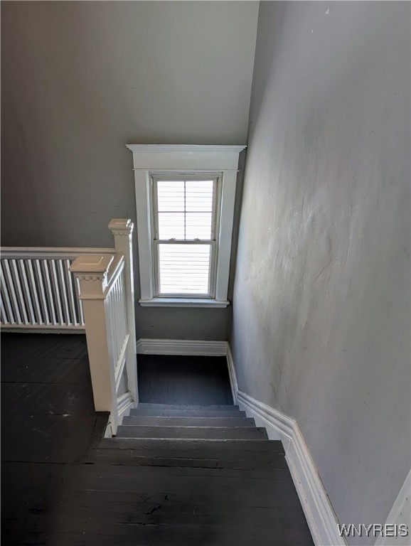 photo re7XjwTLaJfKjh1vRV7CWBkiaG5Nb1uICw: 411 Dearborn Street 2, Buffalo NY 14207