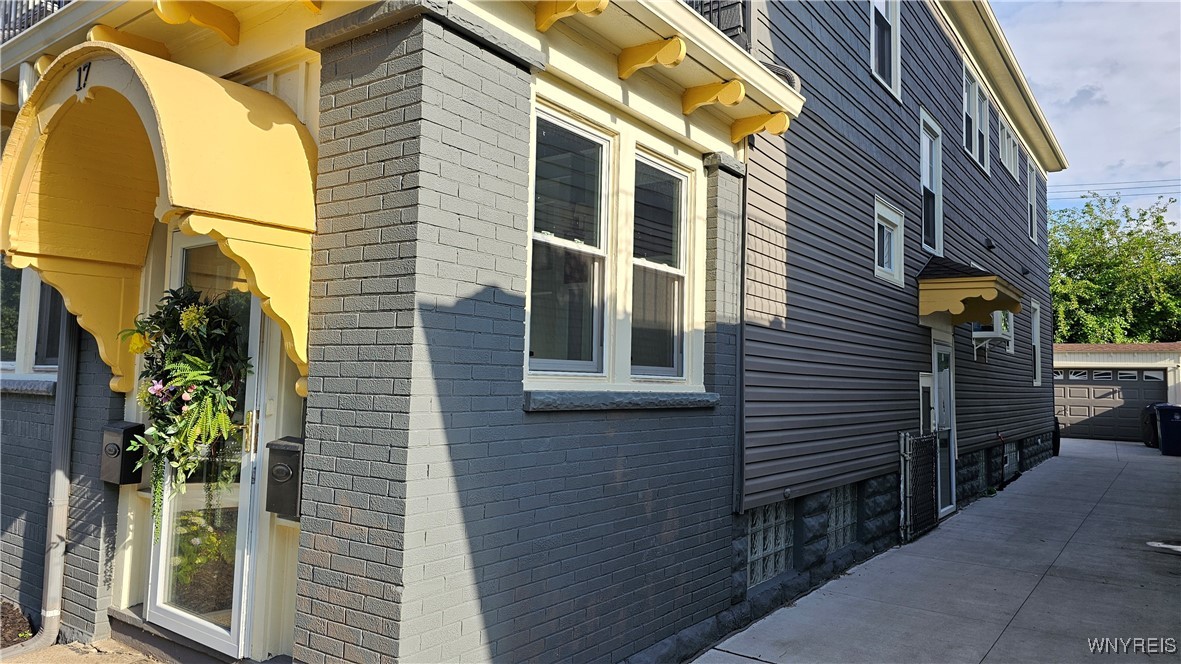 photo 2 : 17 Tacoma Avenue Upper, Buffalo NY 14216