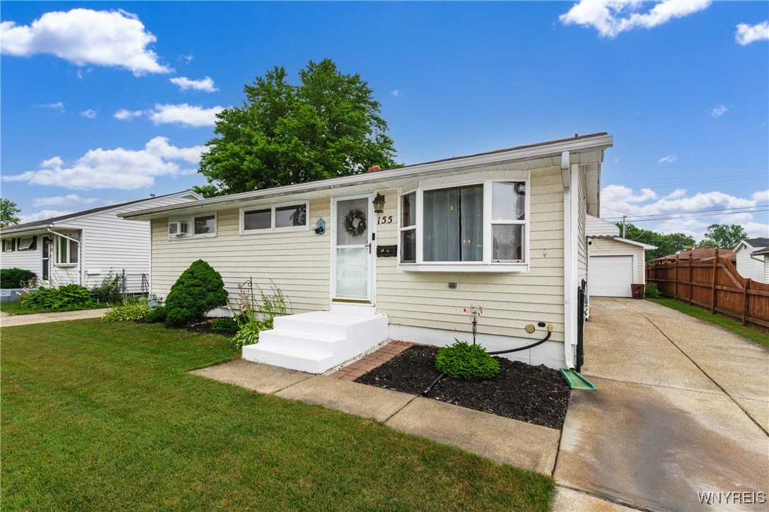 photo lYshydUgvvTZr9KfUXgnka6tEAs: 155 Claude Drive, Cheektowaga NY 14206