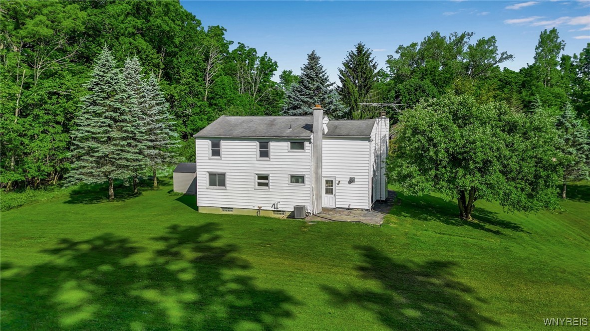photo 4 : 555 Leydecker Road, West Seneca NY 14224