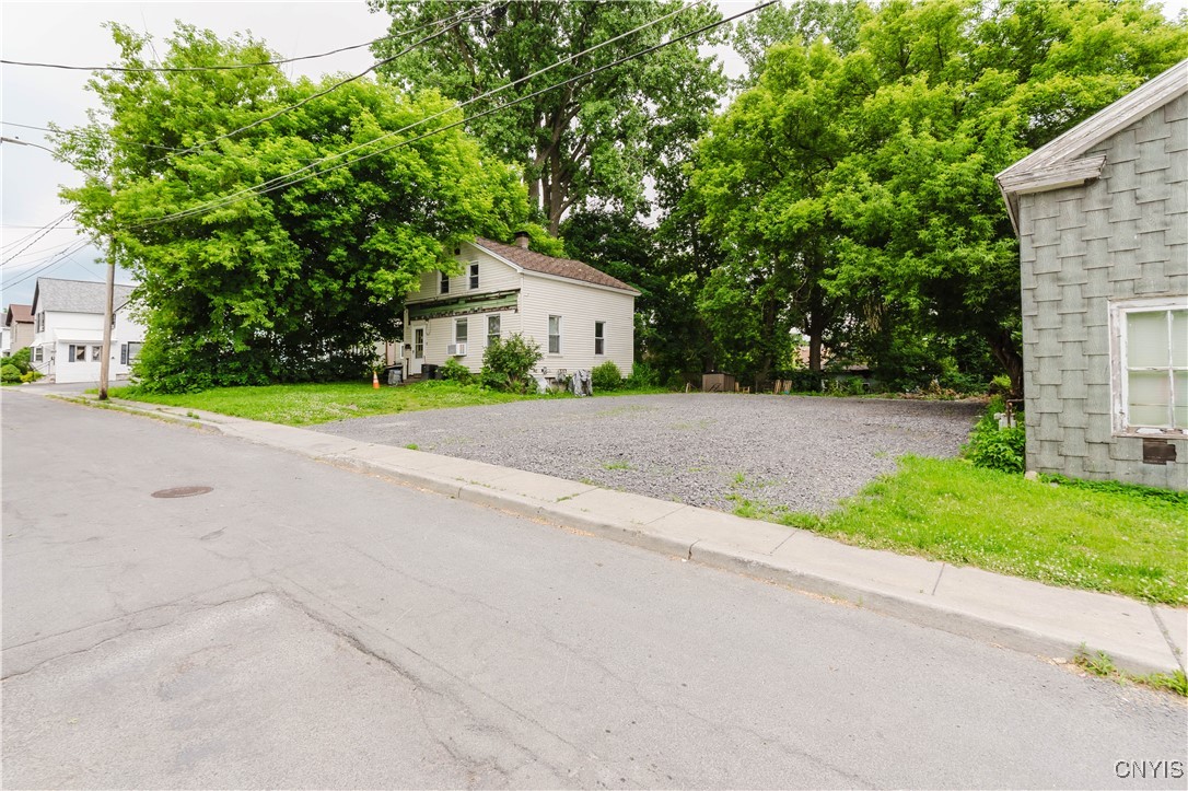 photo 4 : 523 Jefferson Street, Watertown City NY 13601