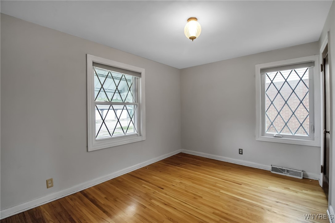 photo 3 : 54 Arthur Street, Cheektowaga NY 14225