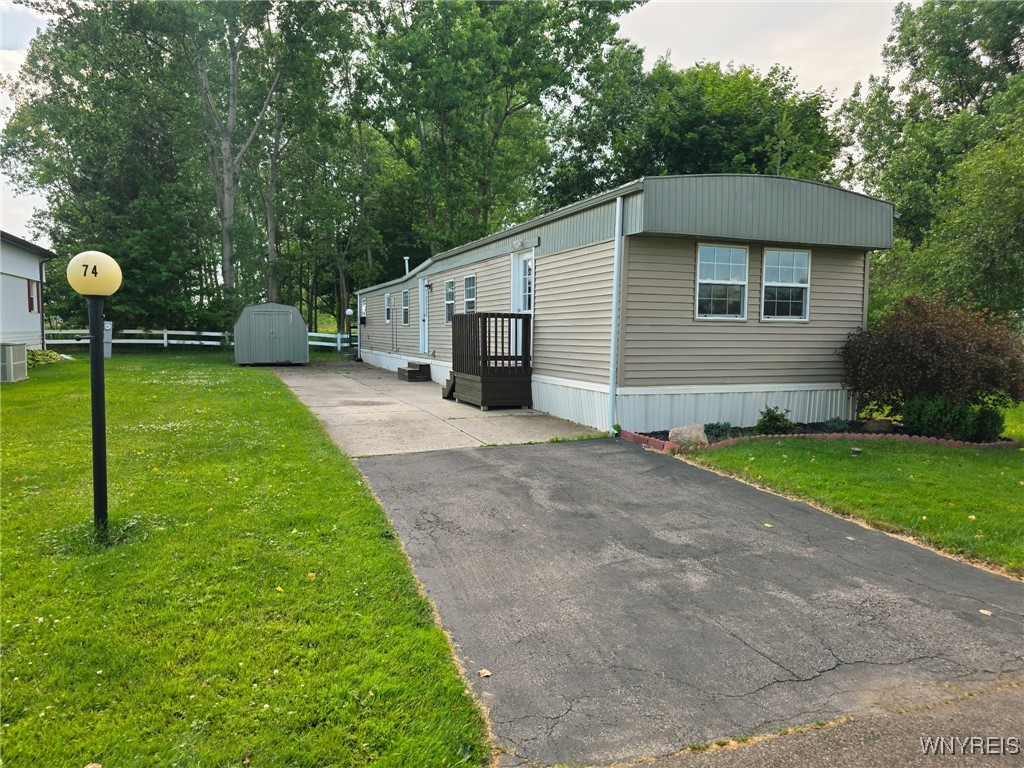 photo 1qSaBlT: 74 Burgundy Circle, West Seneca NY 14224