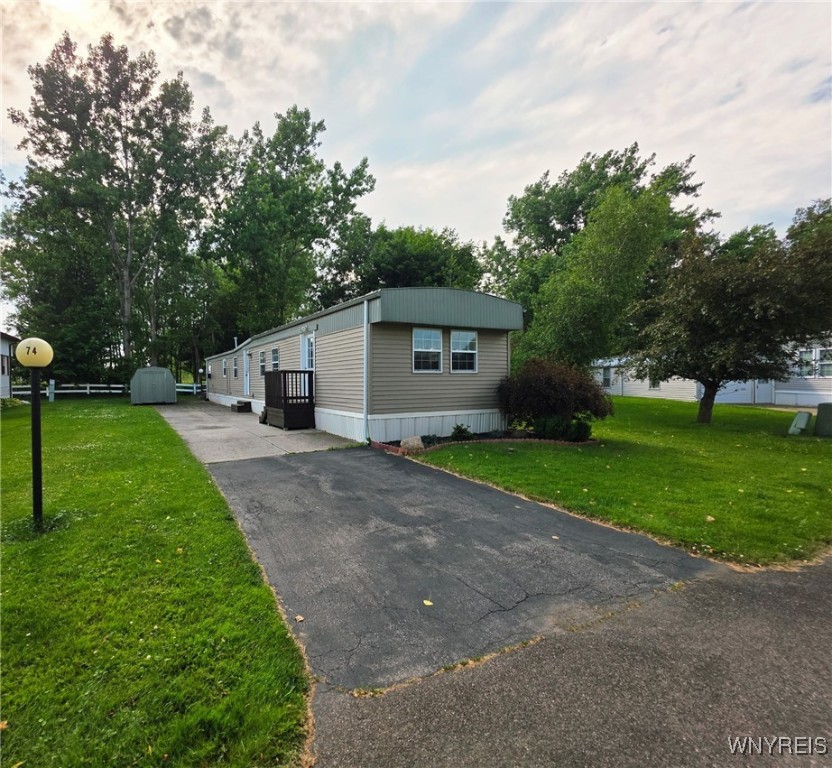 photo Zl: 74 Burgundy Circle, West Seneca NY 14224