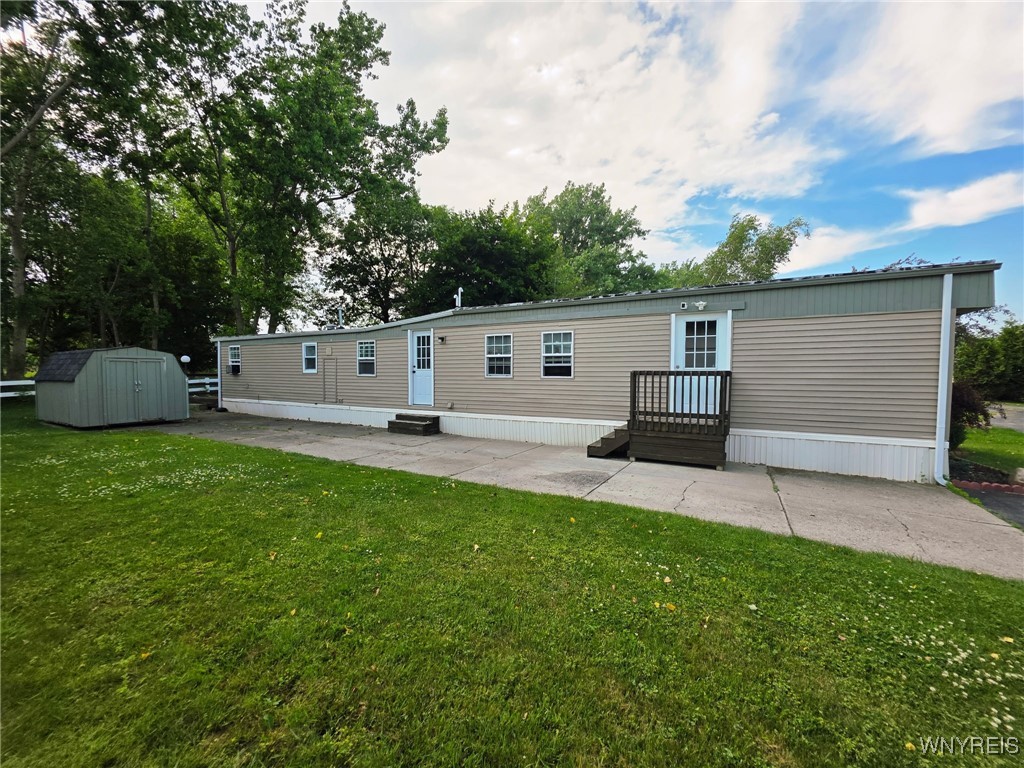 photo 2 : 74 Burgundy Circle, West Seneca NY 14224