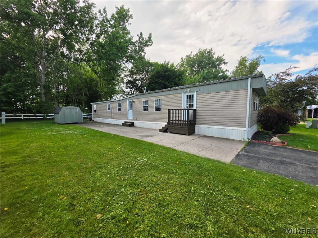photo 3 : 74 Burgundy Circle, West Seneca NY 14224