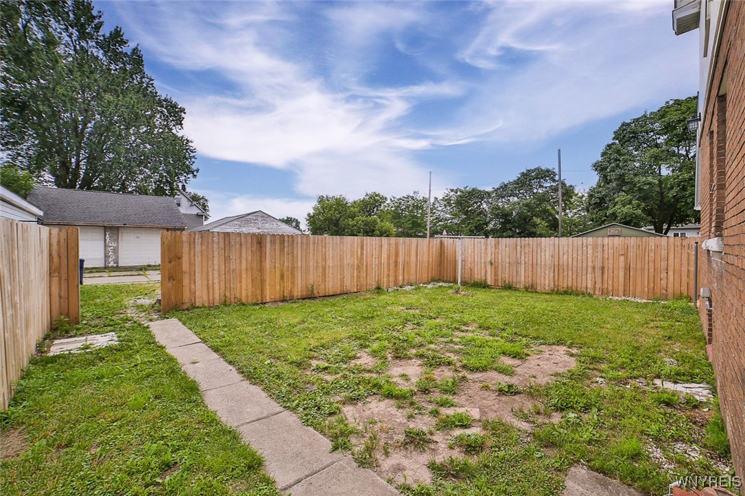 photo 4 : 2409 La Salle Avenue, Niagara Falls NY 14301