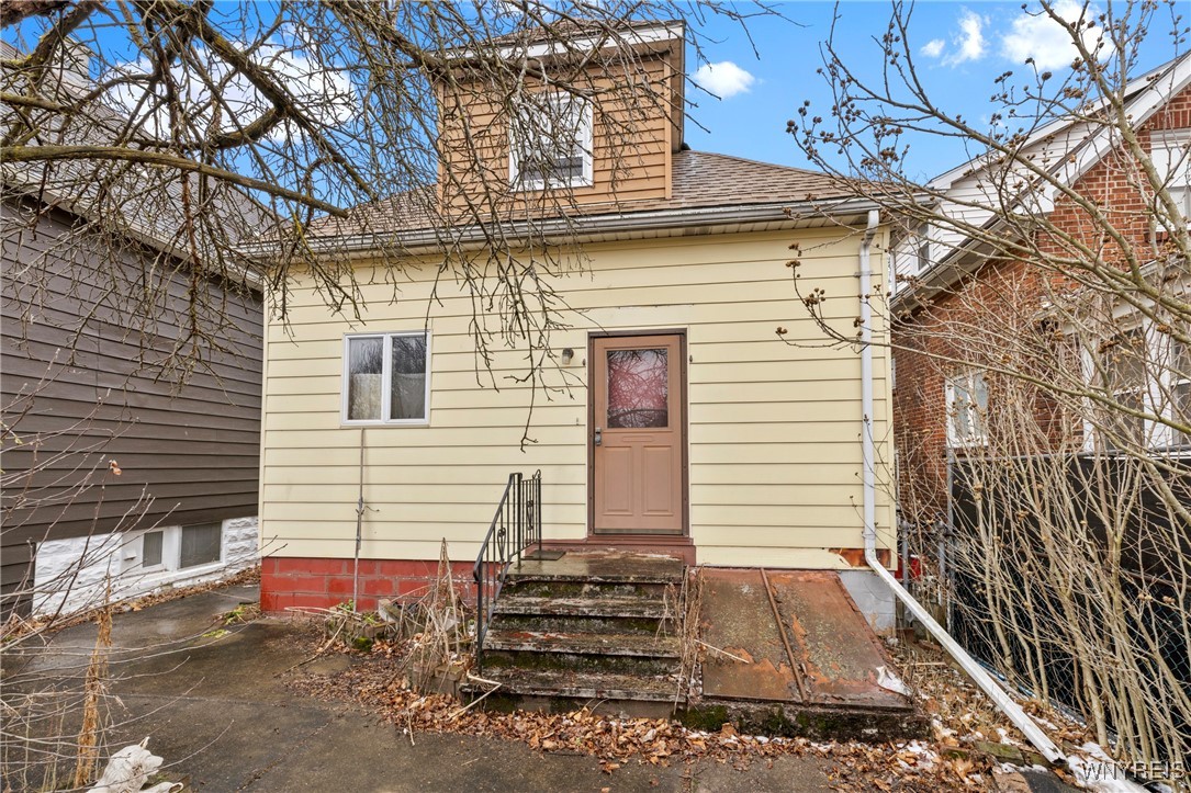 photo 3 : 35 Reo Avenue, Cheektowaga NY 14211