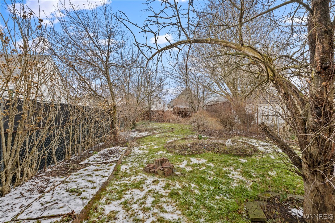 photo 4 : 35 Reo Avenue, Cheektowaga NY 14211