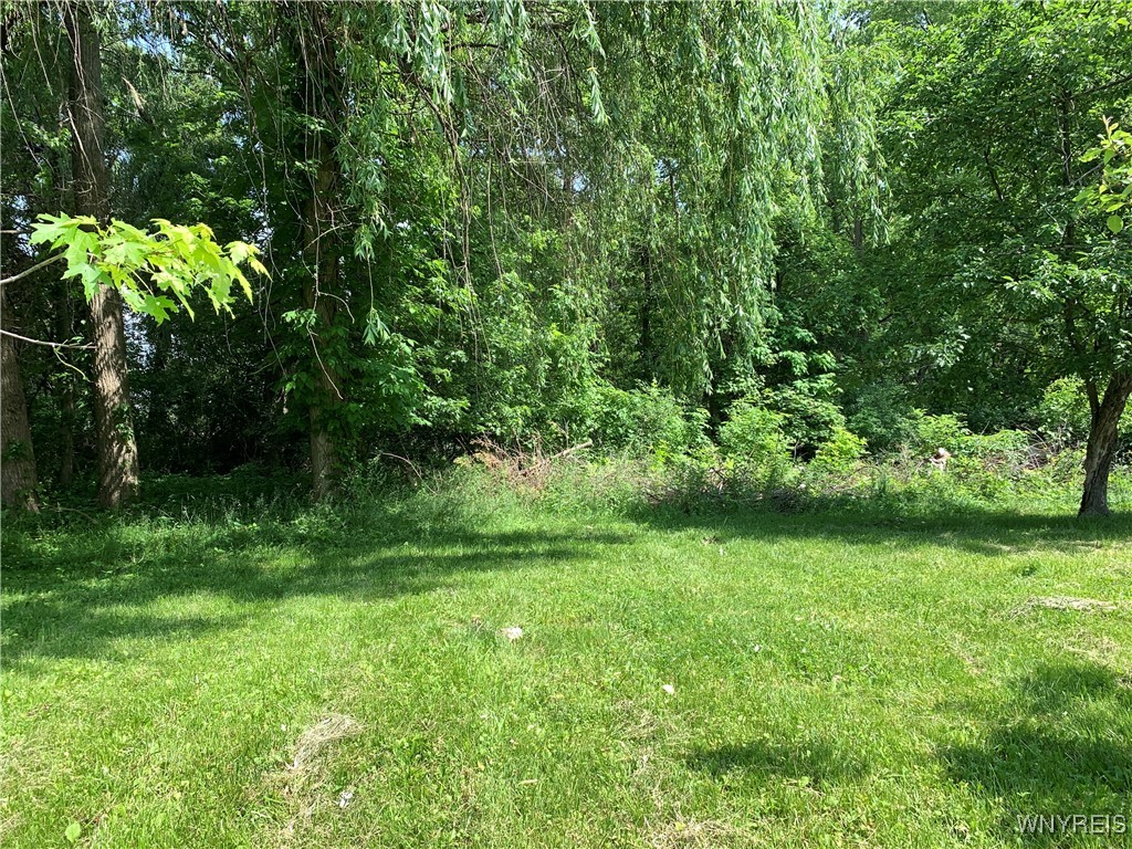 photo undefined: V/L Greiner Road, Clarence NY 14221