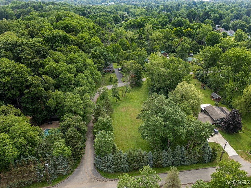 photo k-RTG7llbn98KaajhaLnkAM7RKXCpF99PC8QJyY: 11 Beechwood Drive, Aurora NY 14052