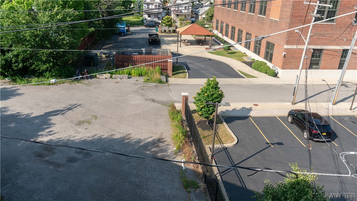 photo 3 : 827 Tonawanda Street, Buffalo NY 14207