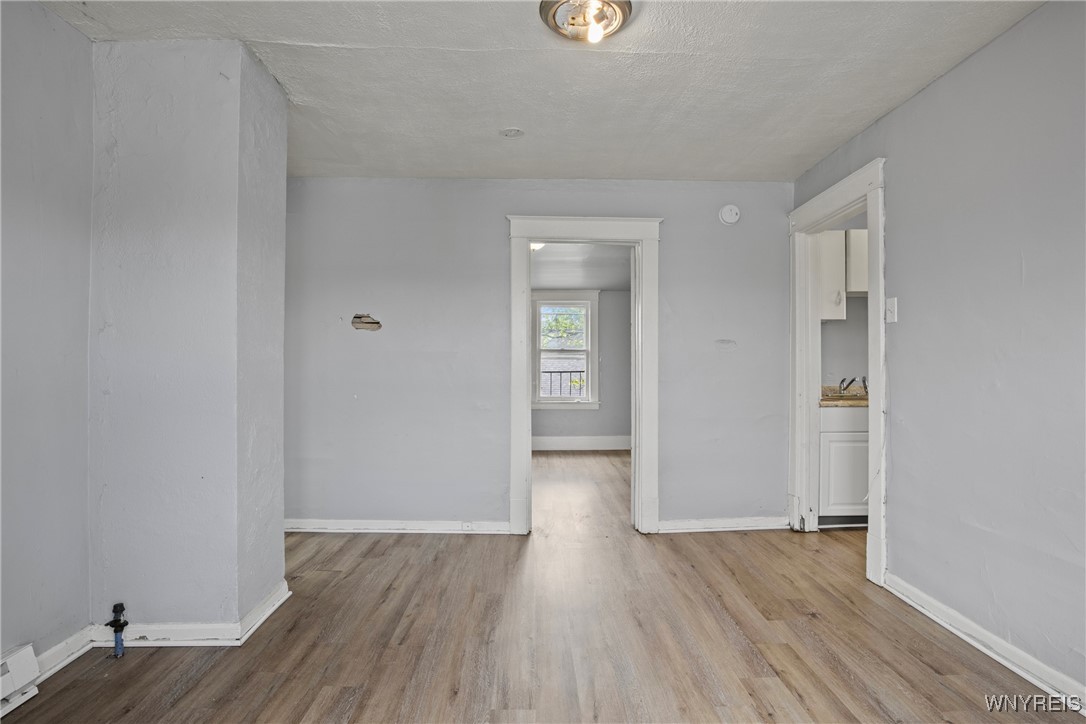 photo 3 : 1810 Niagara Street, Niagara Falls NY 14303