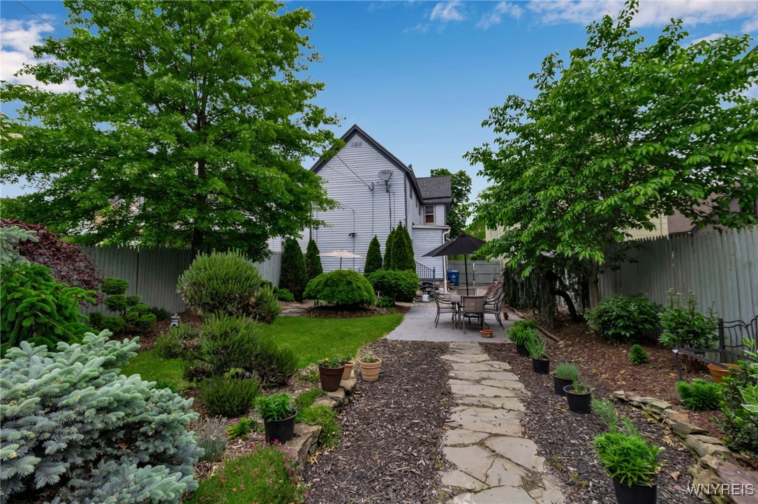 photo 4 : 74 16th Street, Buffalo NY 14213
