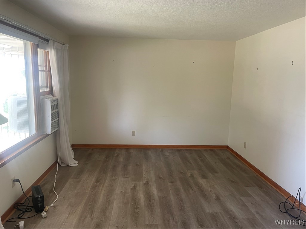 photo 4 : 275 Nagel Drive, Cheektowaga NY 14225