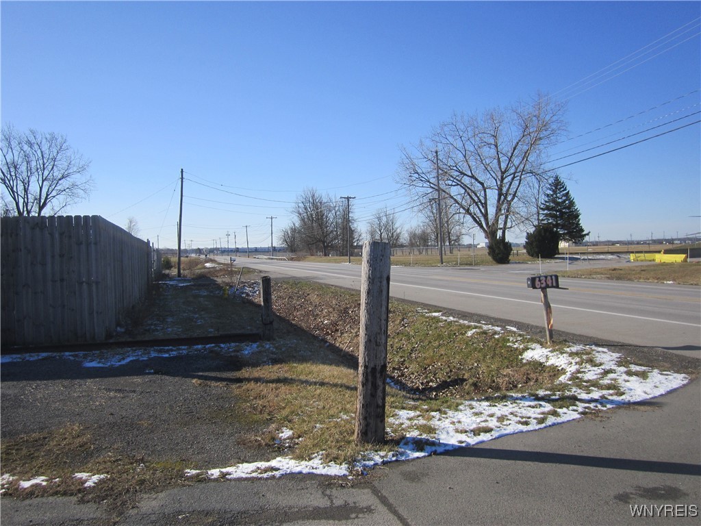 photo 2 : 6341 Walmore Road, Wheatfield NY 14304