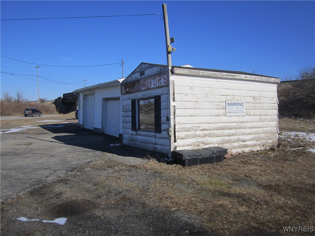 photo 4 : 6341 Walmore Road, Wheatfield NY 14304
