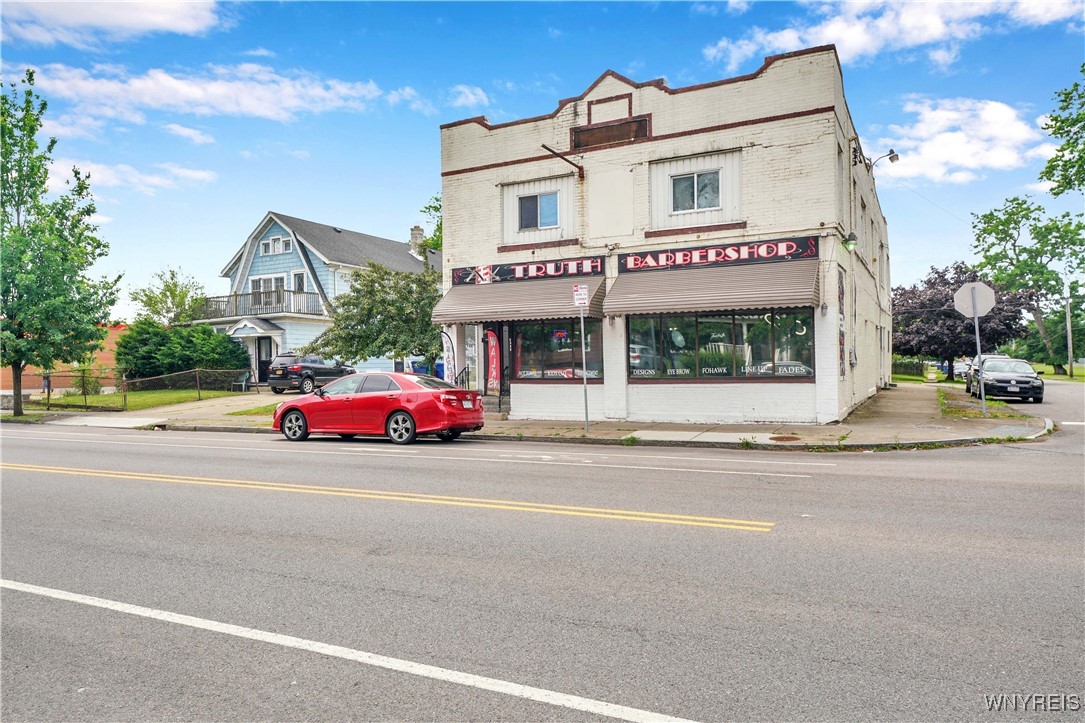photo 1 : 2325 South Park Avenue, Buffalo NY 14220