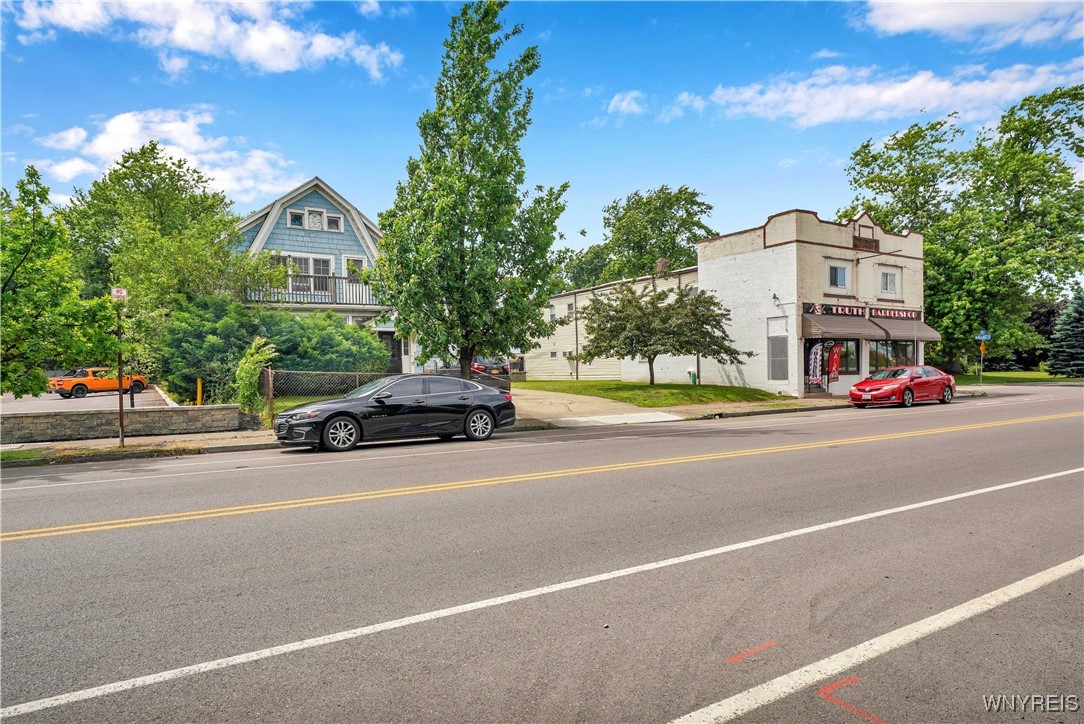 photo 2 : 2325 South Park Avenue, Buffalo NY 14220