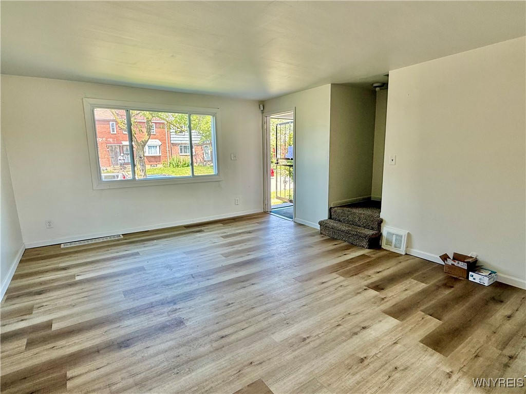 photo 1 : 7 Bennett Village, Buffalo NY 14214
