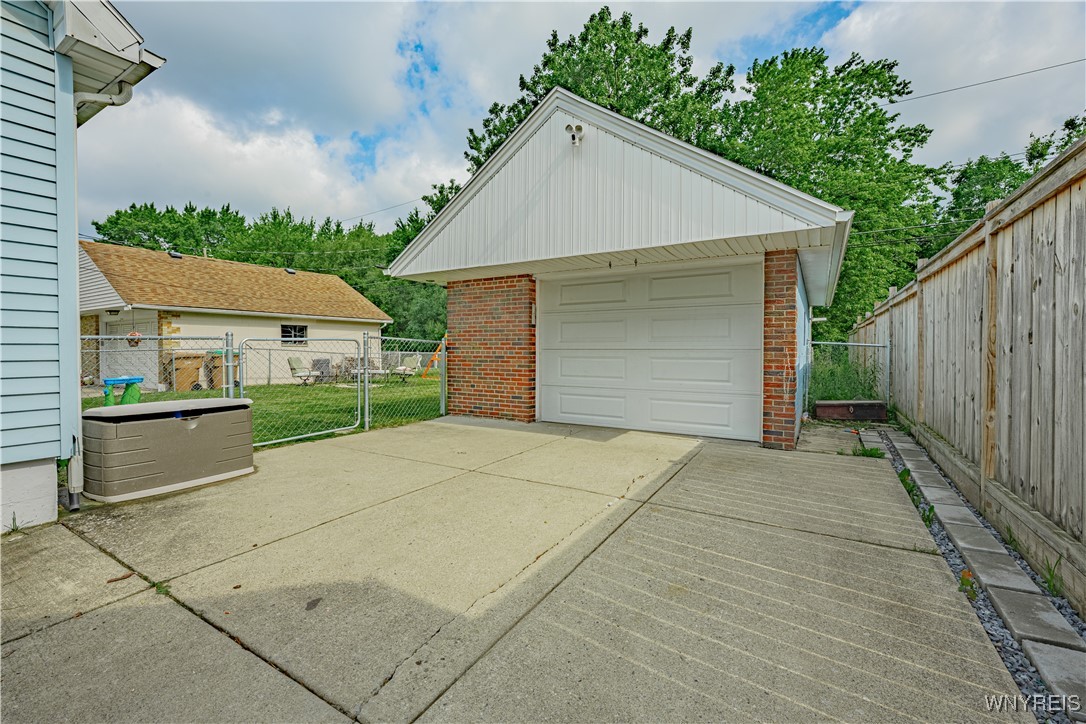 photo 3 : 158 Mcnaughton Avenue, Cheektowaga NY 14225