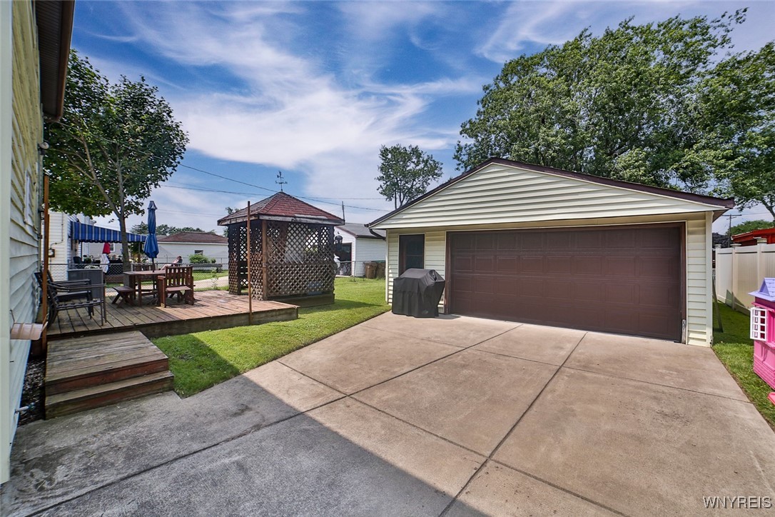 photo 3 : 112 Nokomis Parkway, Cheektowaga NY 14225