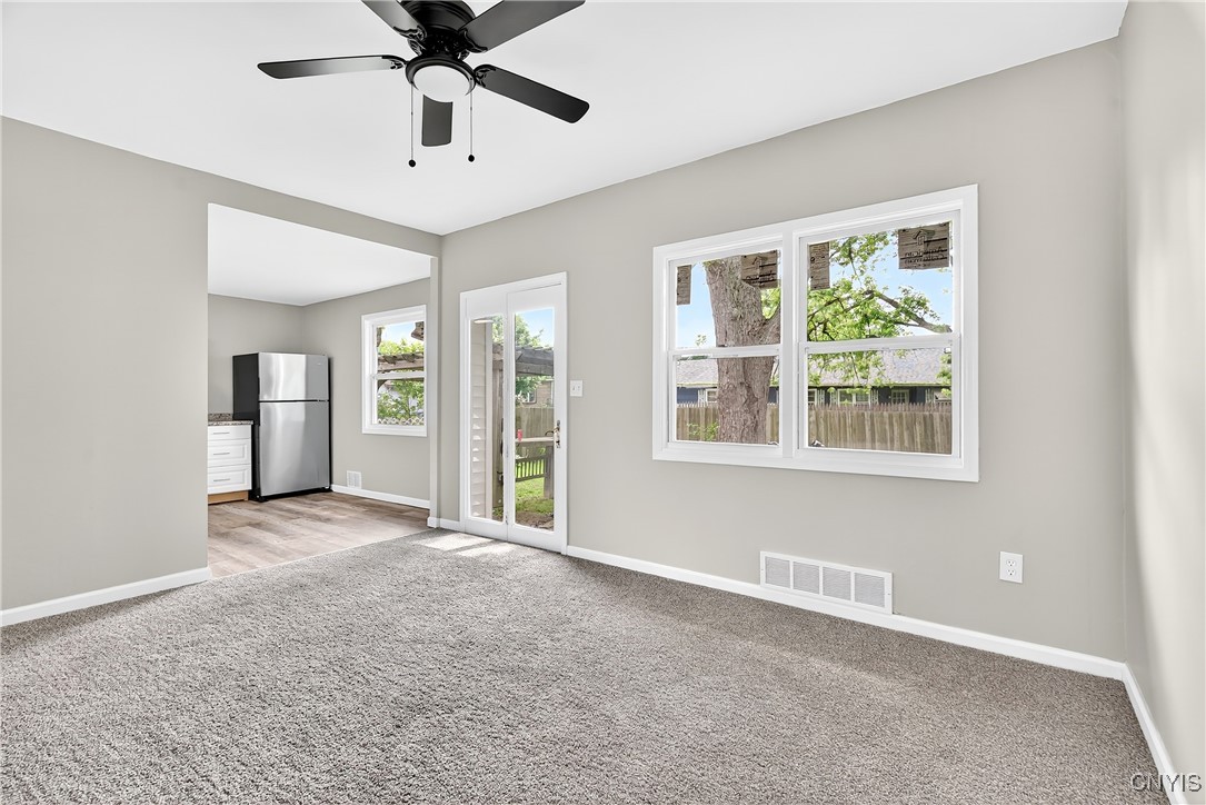 photo 4 : 27-29 Windcrest Drive 27, Cheektowaga NY 14225